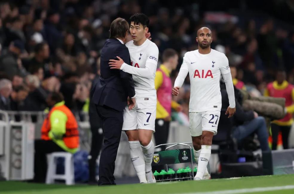  法兰克福新帅首秀带队取三分  