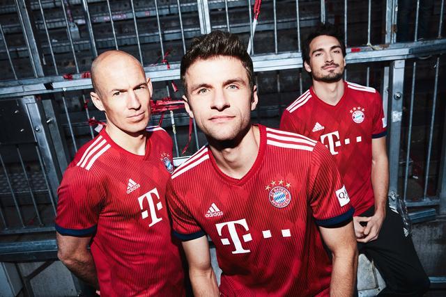  拜仁慕尼黑发布新赛季球衣，设计融合传统元素  